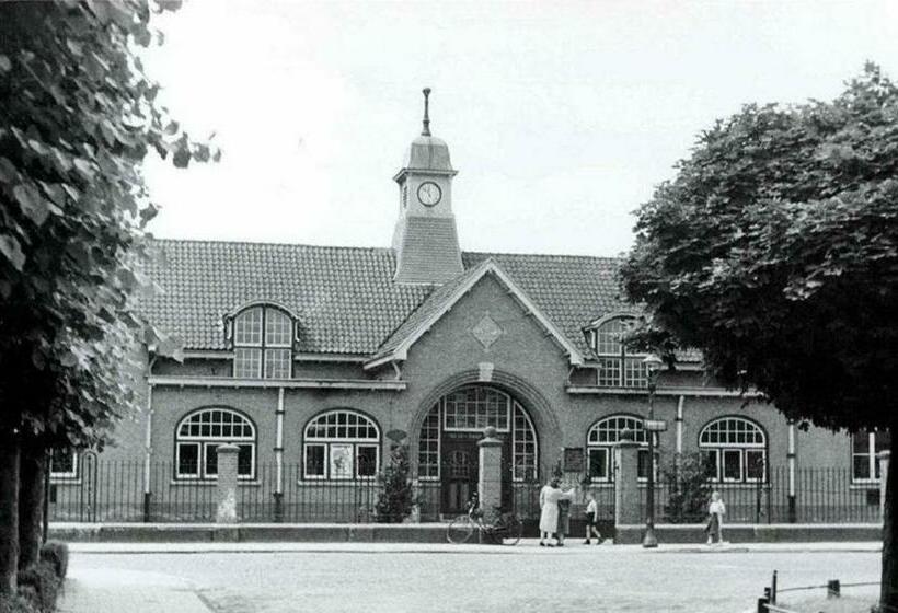 بنسيون Overnachten In De Oude West Indiëschool