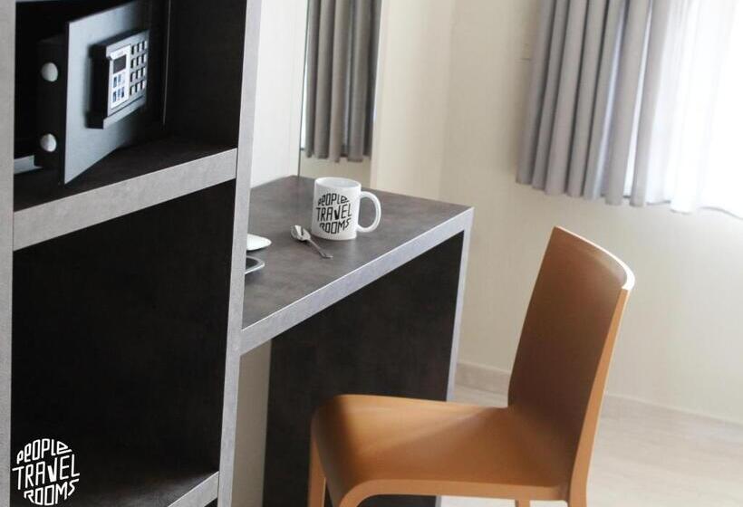 پانسیون People Travel Rooms