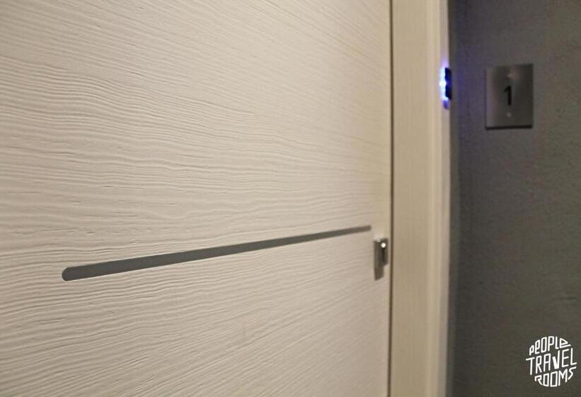 پانسیون People Travel Rooms