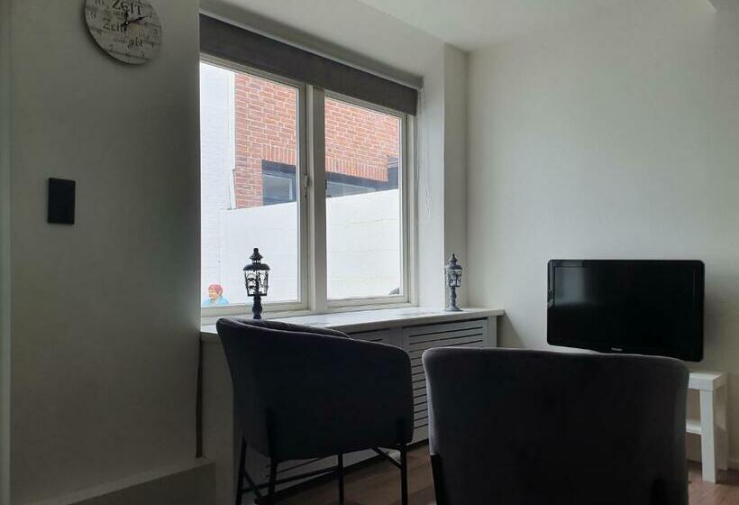 膳宿费 Studio Adanni