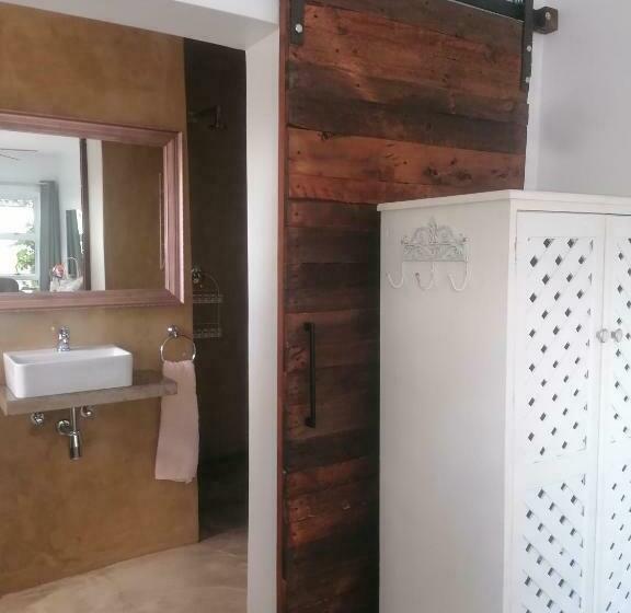 پانسیون The Oak Treehouse Bnb Queenstown