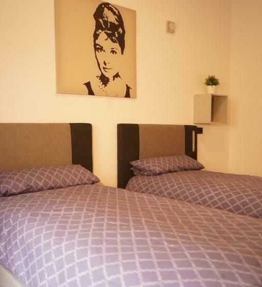 پانسیون Vivo Apartments At Hospitals