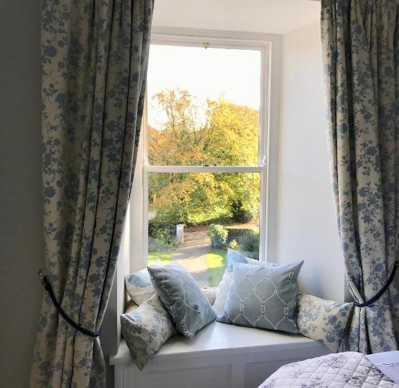 Riverbank House Bed And Breakfast Innishannon