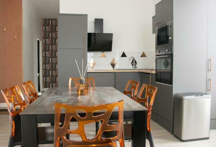 צימר 15ème Droite   Tour Perret   Centre Ville   4 étoiles