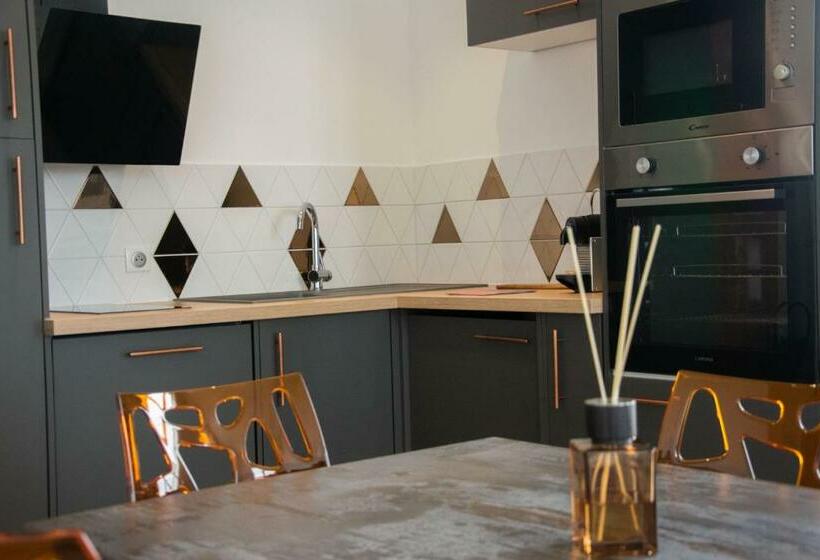 צימר 15ème Droite   Tour Perret   Centre Ville   4 étoiles