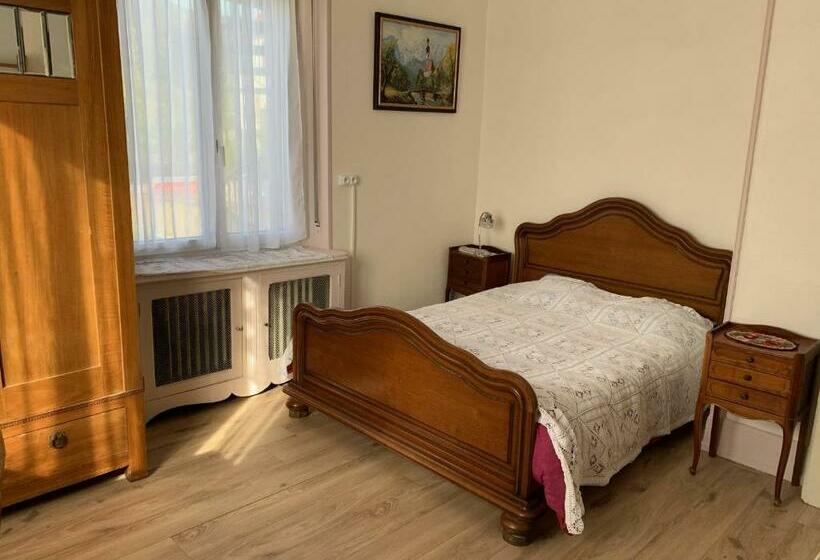 住宿加早餐  Chambre Arnica Lit 140 Wifi Sdb Partagée