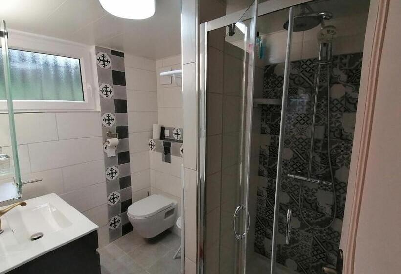 住宿加早餐  Chambres D Hôtes De L Avison