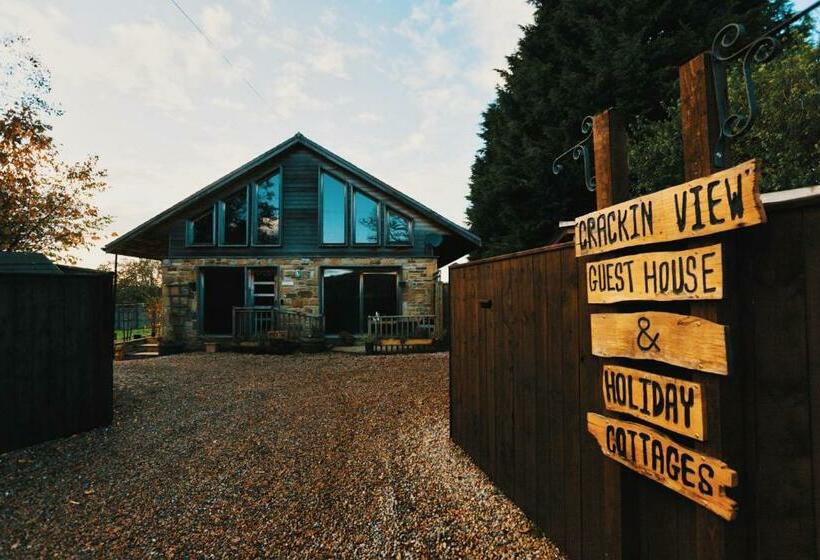 تختخواب و صبحانه Crackin View Guest House