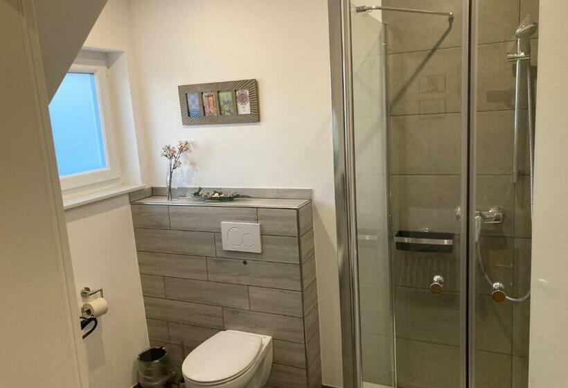 تختخواب و صبحانه Gäste Und Messezimmer Adelheidsdorf