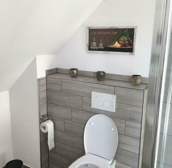 تختخواب و صبحانه Gäste Und Messezimmer Adelheidsdorf