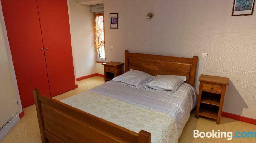 مبيت وإفطار Le Gite De La Vallee De La Suize