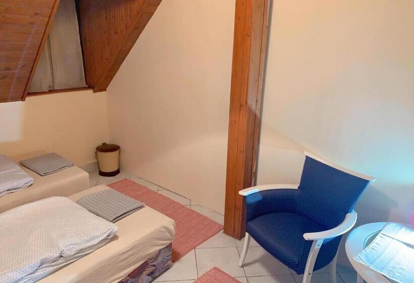 Bed and Breakfast Koloska Apartmanház