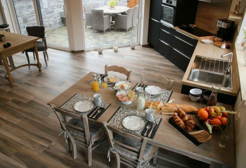 ベッドアンドブレックファースト La Petite Maison Dans La Cour