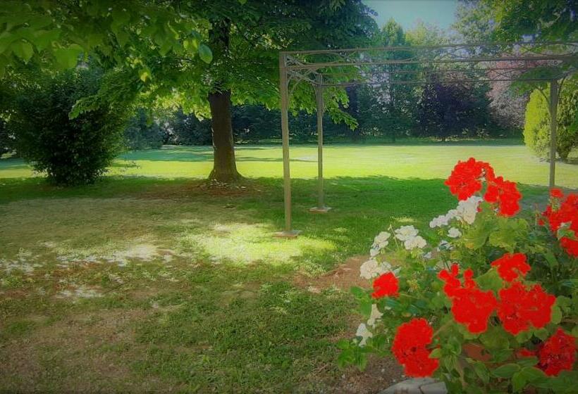 Bed and Breakfast La Torre Di Longara