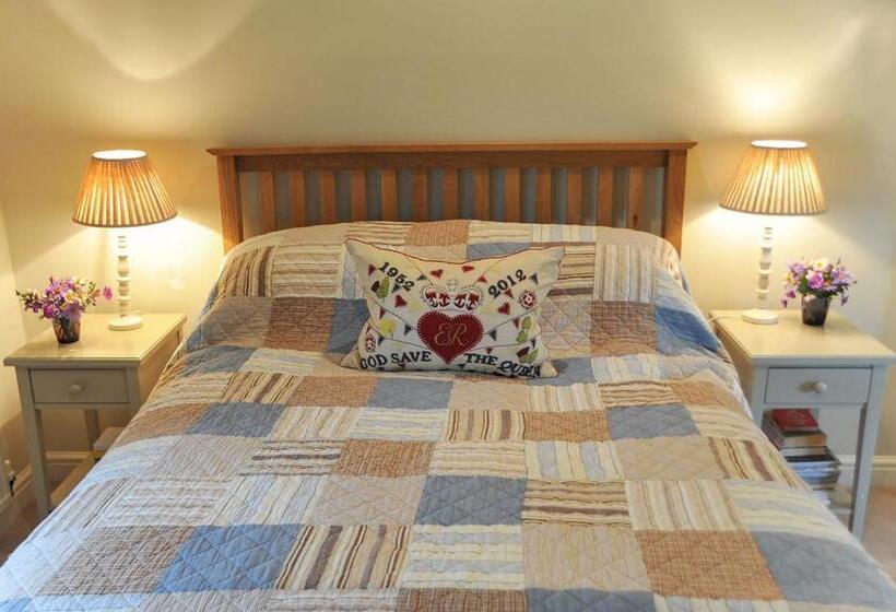 مبيت وإفطار Middle Farm House