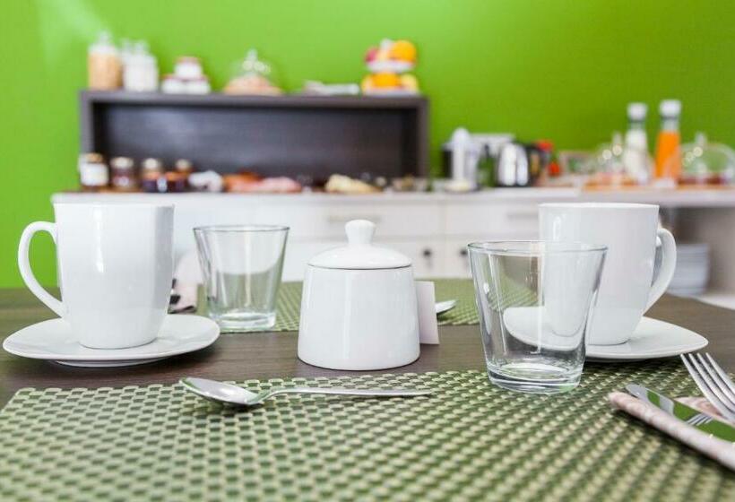 민박 Miravallesuites