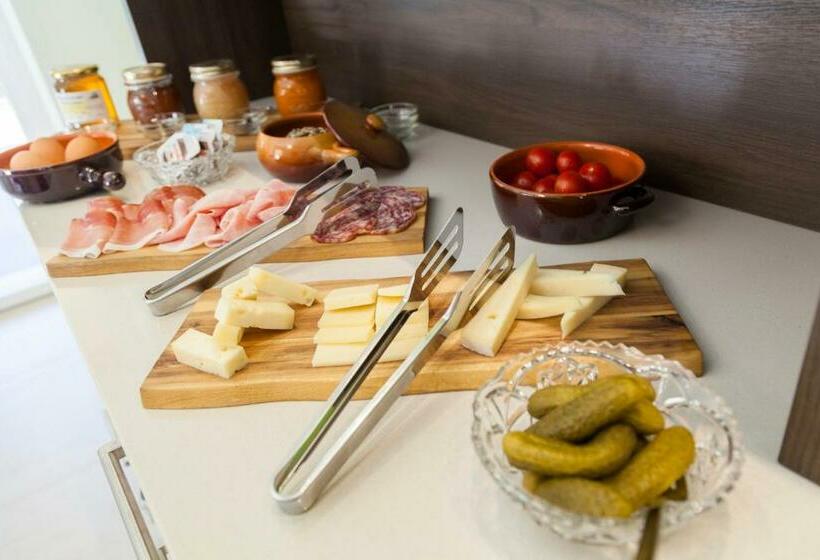 민박 Miravallesuites