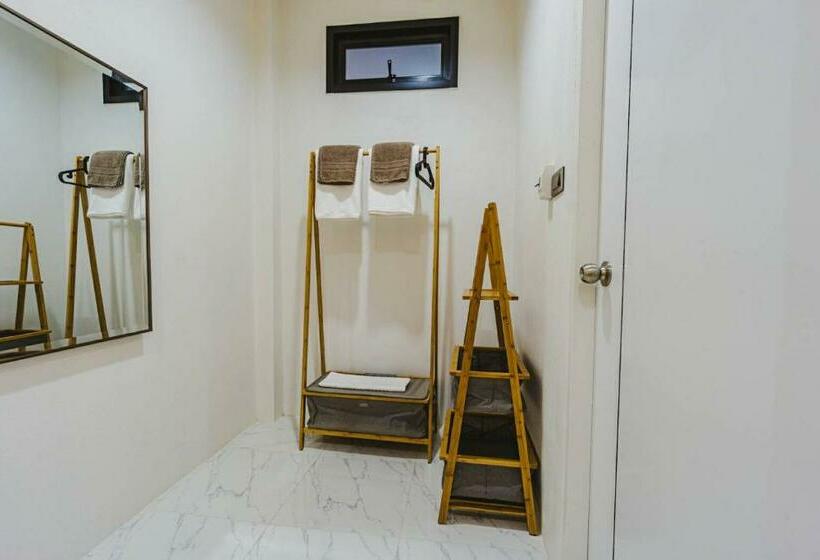 تختخواب و صبحانه Nararin Garden House