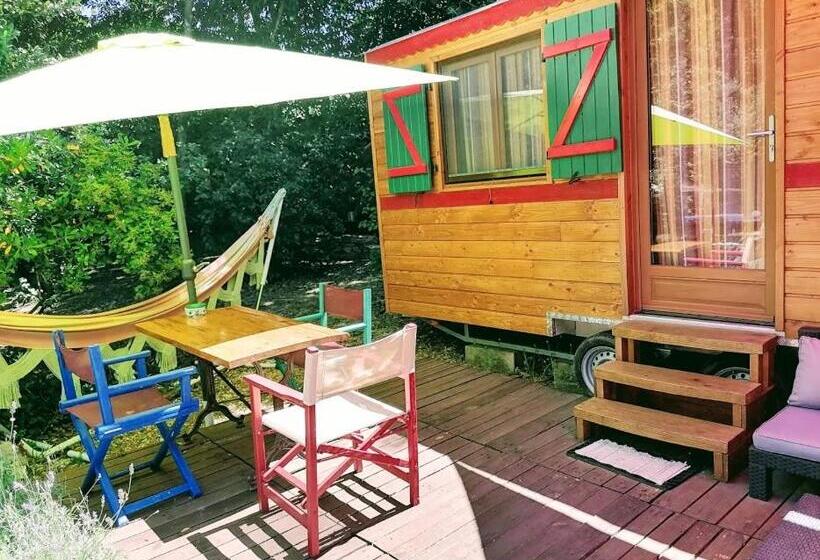 צימר Nîmes En Garrigues