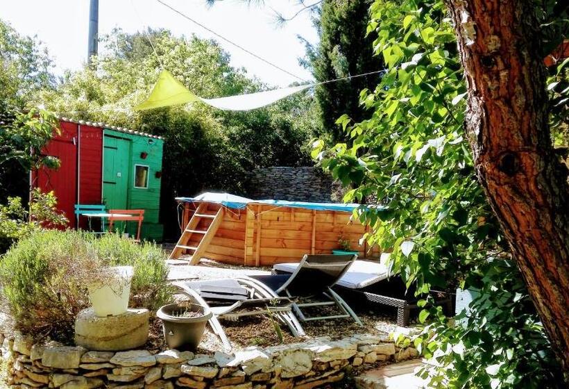 צימר Nîmes En Garrigues