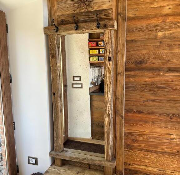 住宿加早餐  Private Luxury Spa & Silence Retreat With Spectacular View Over The Lake Maggiore