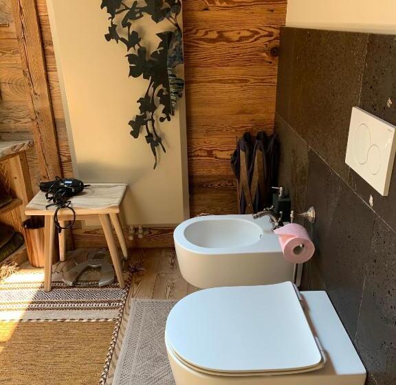 住宿加早餐  Private Luxury Spa & Silence Retreat With Spectacular View Over The Lake Maggiore