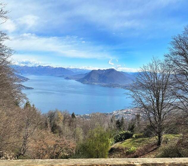住宿加早餐  Private Luxury Spa & Silence Retreat With Spectacular View Over The Lake Maggiore