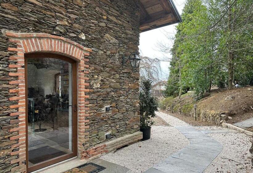 住宿加早餐  Private Luxury Spa & Silence Retreat With Spectacular View Over The Lake Maggiore