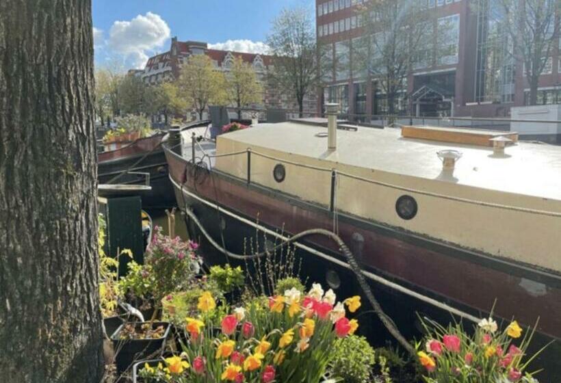 مبيت وإفطار Romantic Houseboat