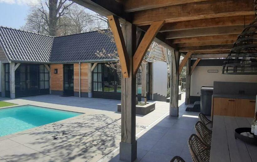 住宿加早餐 Sjiek Basiliek