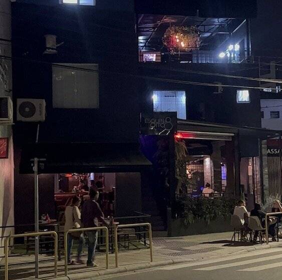 Esquina 8 Suítes Confort & Hostel