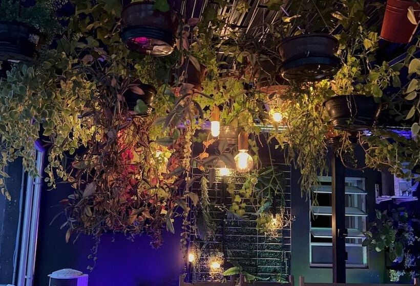 Esquina 8 Suítes Confort & Hostel