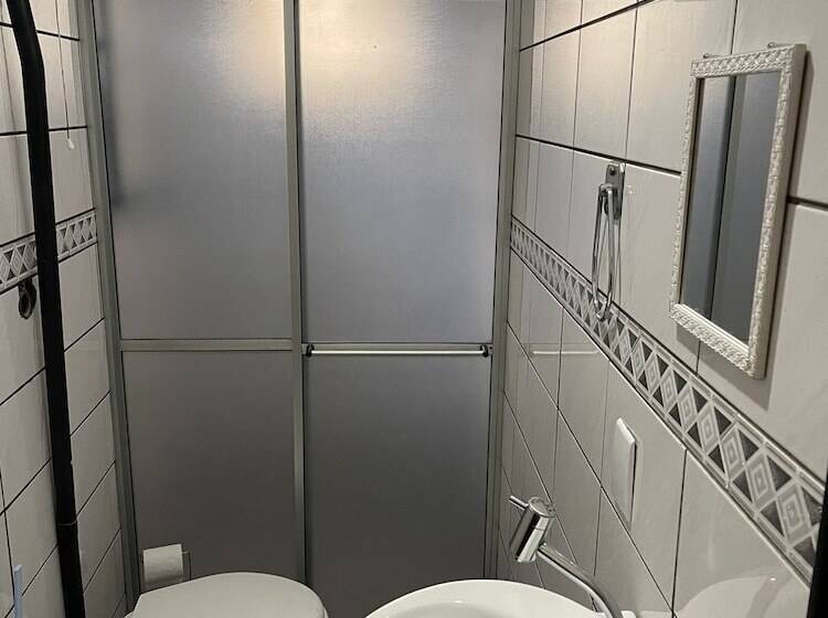 Esquina 8 Suítes Confort & Hostel