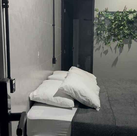 Esquina 8 Suítes Confort & Hostel