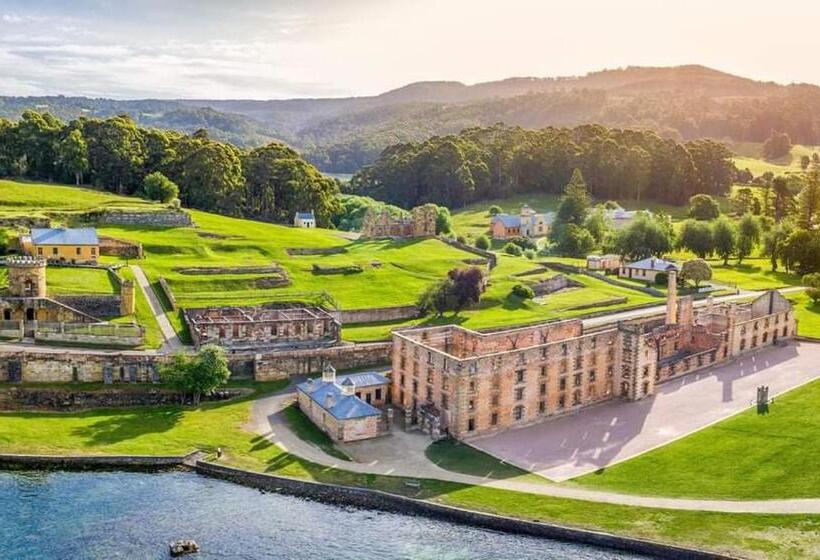 فندق Ruby S Cottage Farm Stay