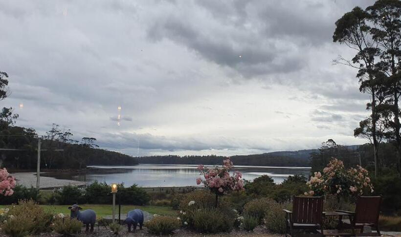 فندق Ruby S Cottage Farm Stay