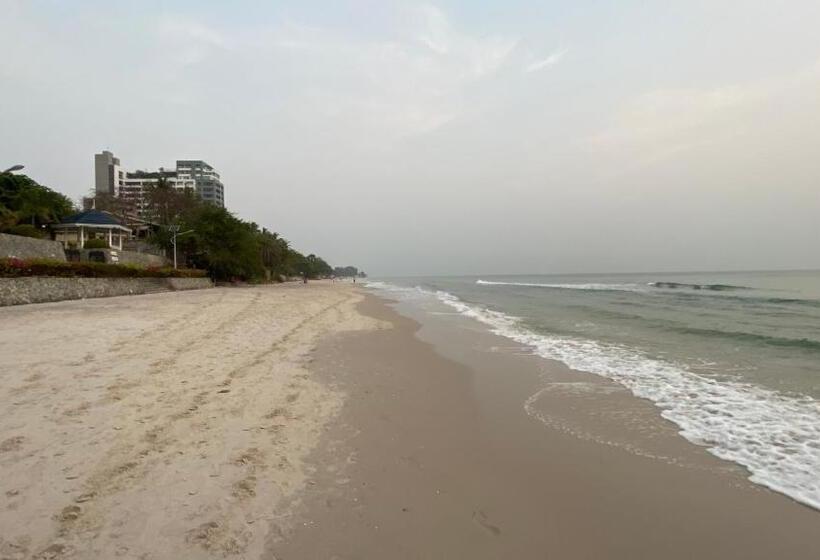 La Casita Pool Access Condo Huahin