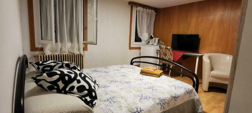 펜션 Buongustaio Fereinzimmer Room Inside A Flat