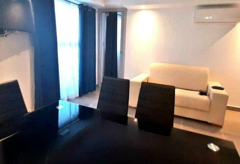 پانسیون Caro Boutique Guest House