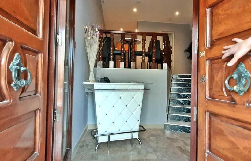 پانسیون Caro Boutique Guest House