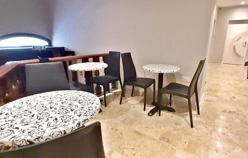 پانسیون Caro Boutique Guest House