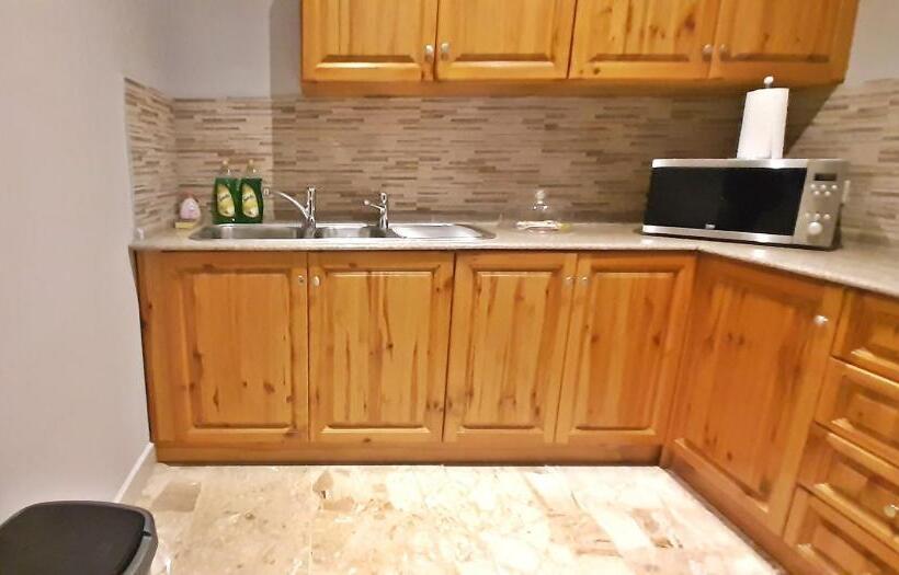 پانسیون Caro Boutique Guest House