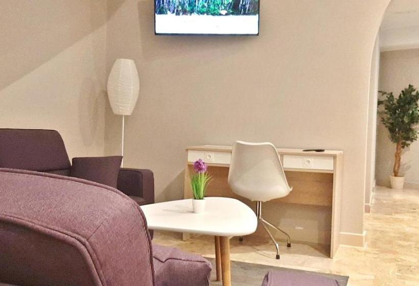 پانسیون Caro Boutique Guest House