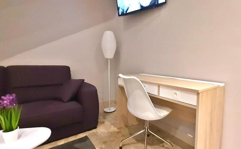 پانسیون Caro Boutique Guest House