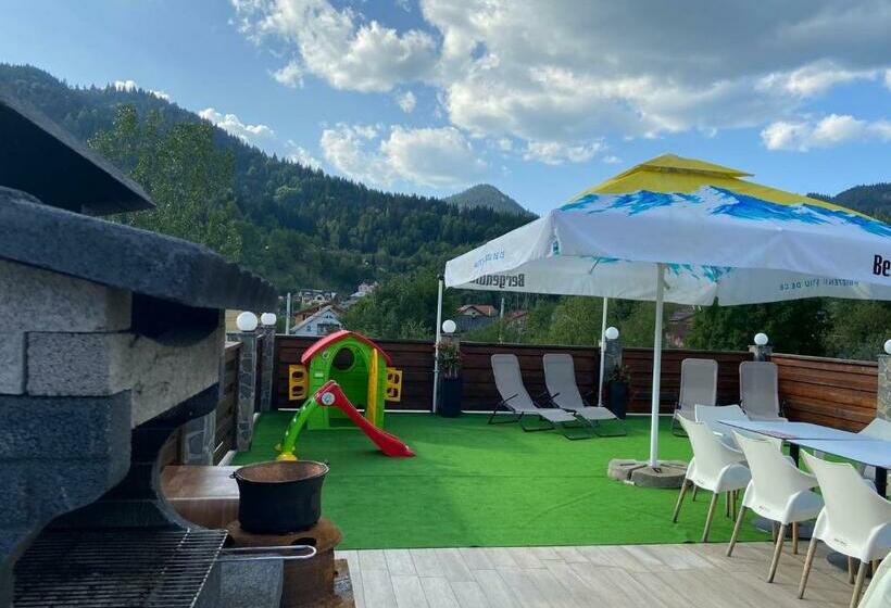 Пансион Four S Palace