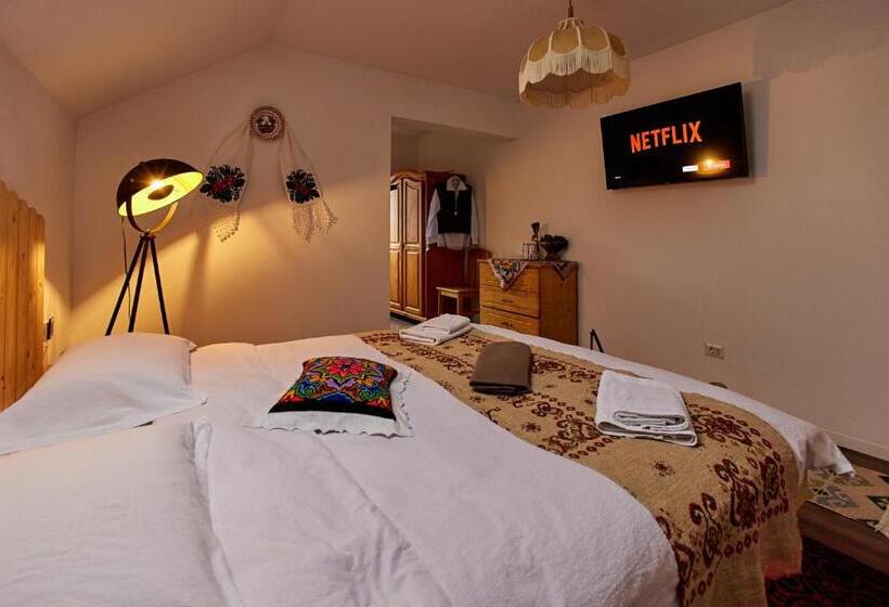 پانسیون Gradina Lu  Ion A Home Away From Home
