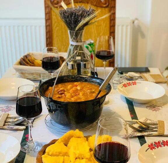 پانسیون Gradina Lu  Ion A Home Away From Home