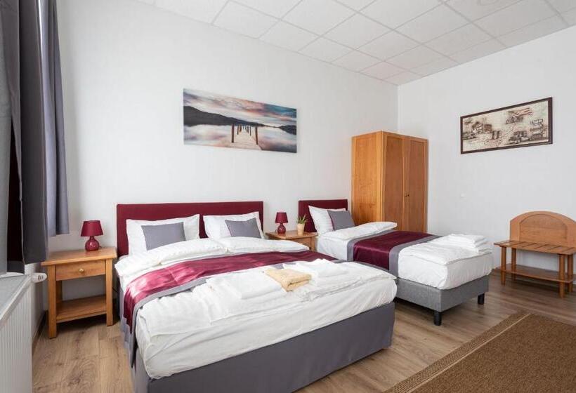 پانسیون Hooper S Vendégház