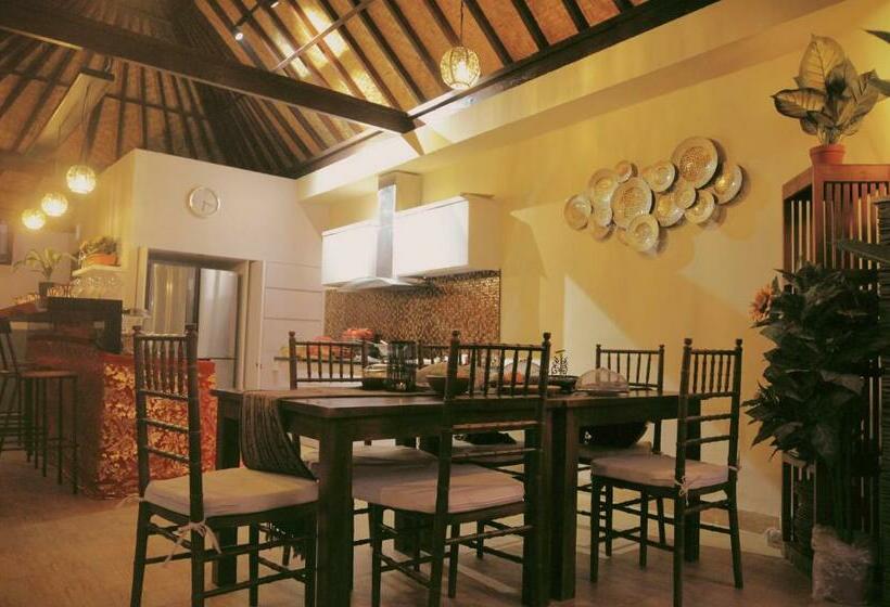 פנסיון Kandjeng Puri Kailas Canggu