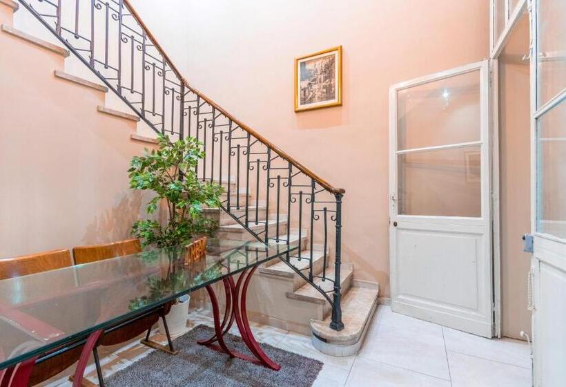 פנסיון Maison Métropole Dante